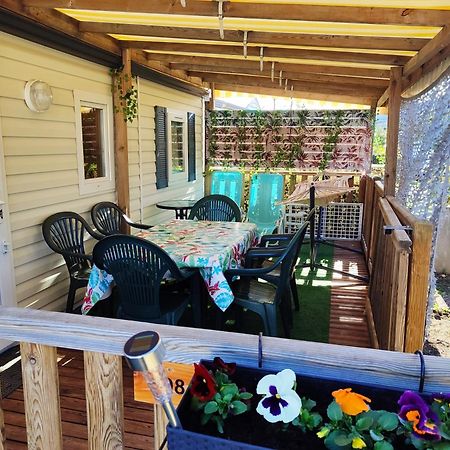 Mobilhome Au Camping Les Salins De La Gardiole Ex Camping Europe Vic-la-Gardiole Dış mekan fotoğraf