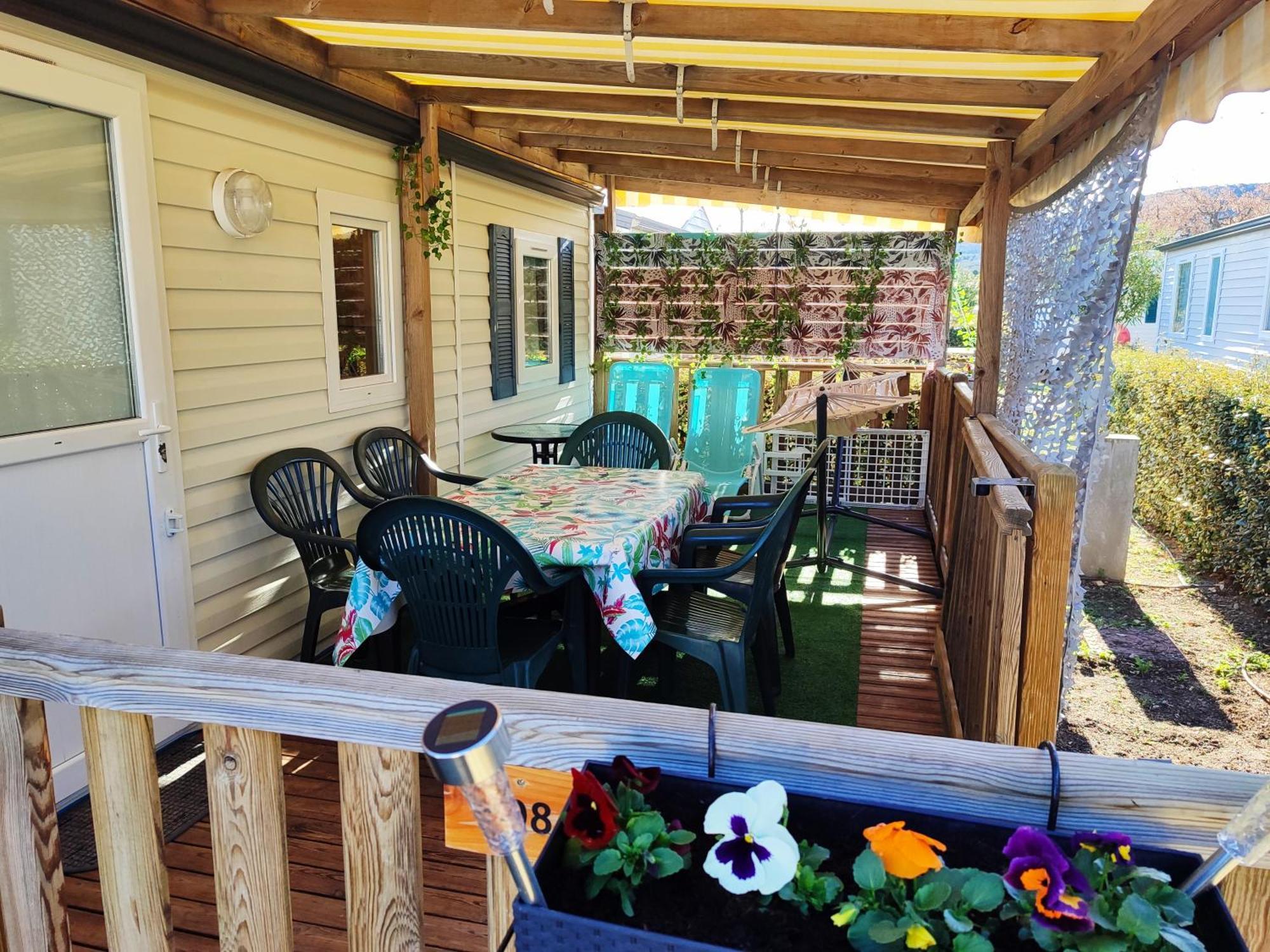 Mobilhome Au Camping Les Salins De La Gardiole Ex Camping Europe Vic-la-Gardiole Dış mekan fotoğraf