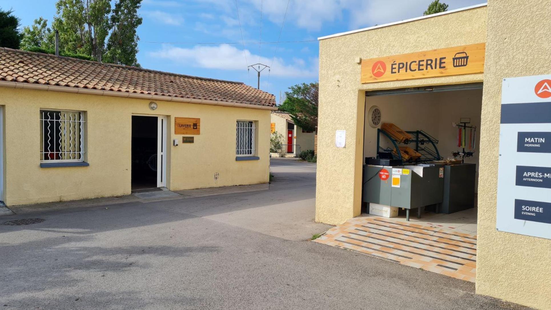 Mobilhome Au Camping Les Salins De La Gardiole Ex Camping Europe Vic-la-Gardiole Dış mekan fotoğraf