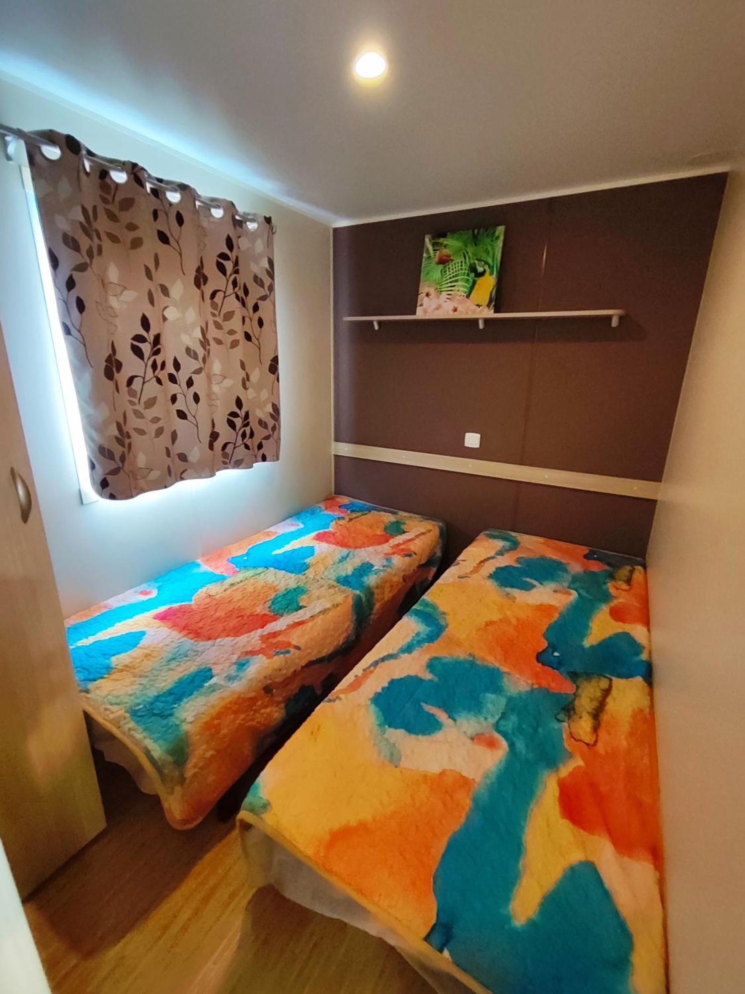 Mobilhome Au Camping Les Salins De La Gardiole Ex Camping Europe Vic-la-Gardiole Dış mekan fotoğraf
