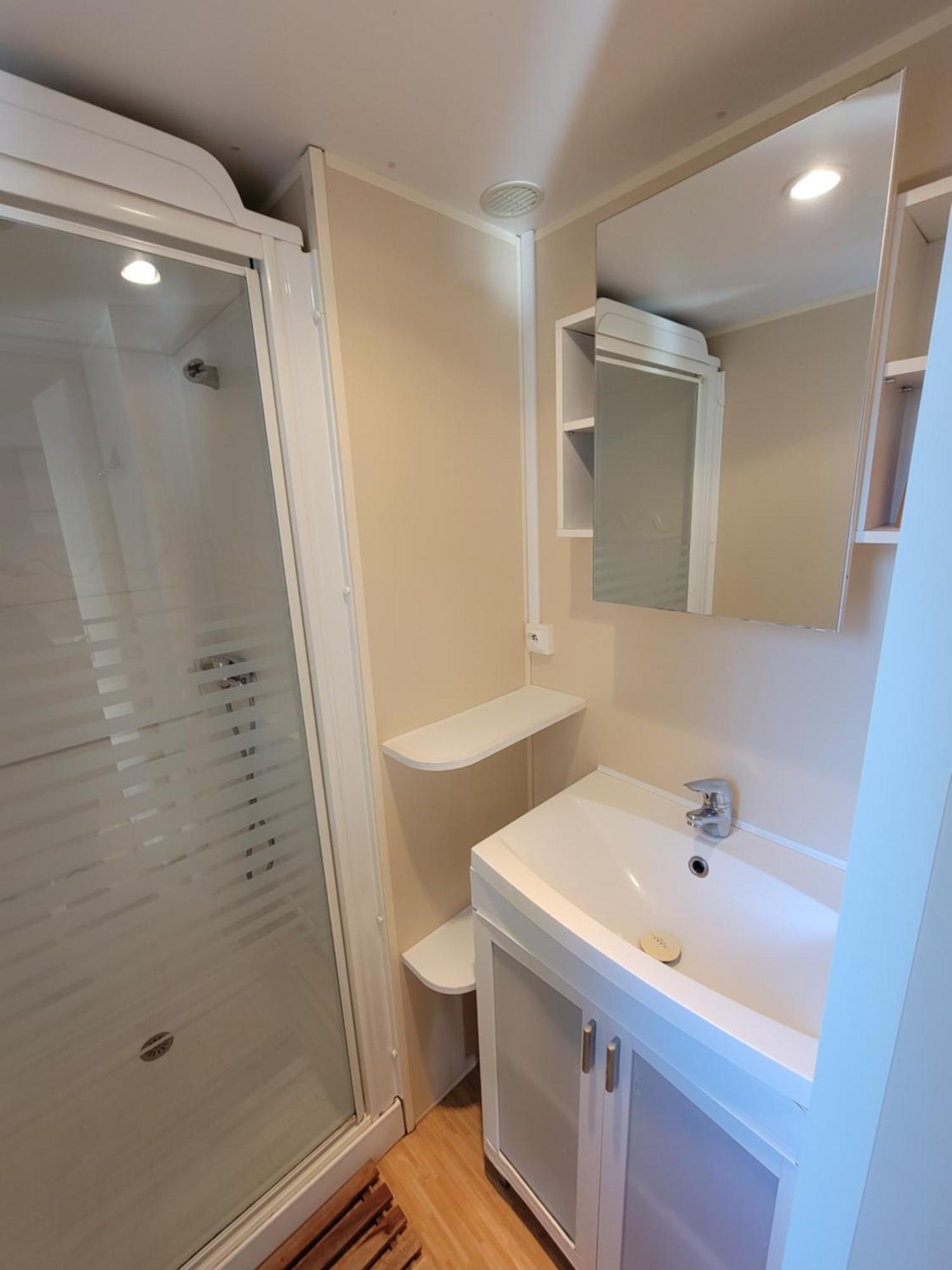 Mobilhome Au Camping Les Salins De La Gardiole Ex Camping Europe Vic-la-Gardiole Dış mekan fotoğraf