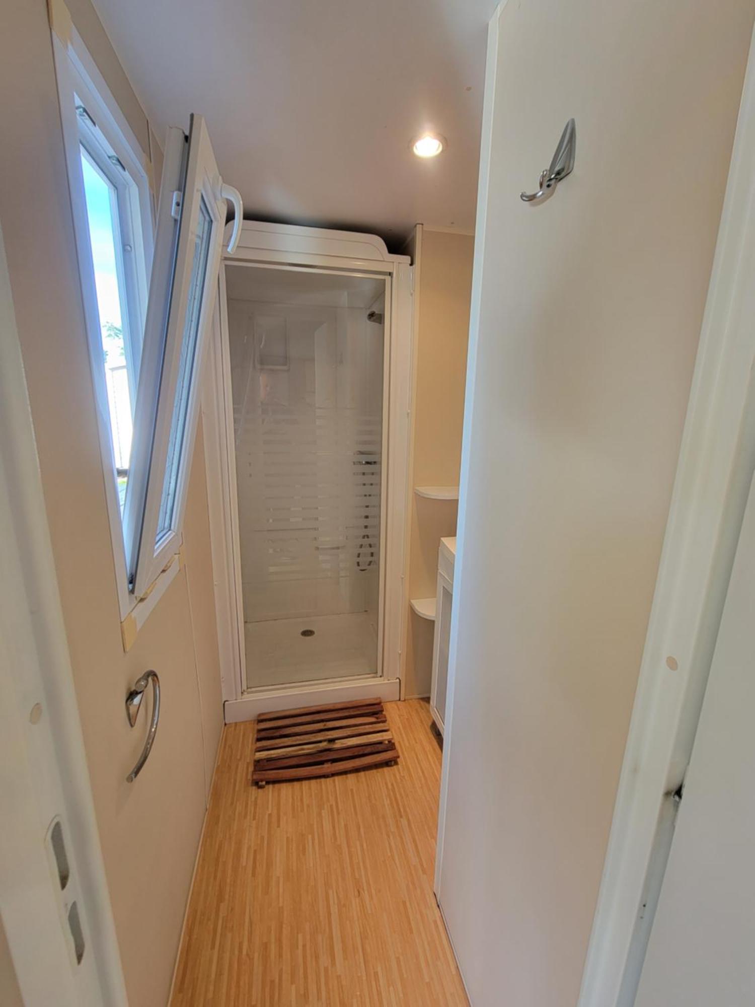 Mobilhome Au Camping Les Salins De La Gardiole Ex Camping Europe Vic-la-Gardiole Dış mekan fotoğraf