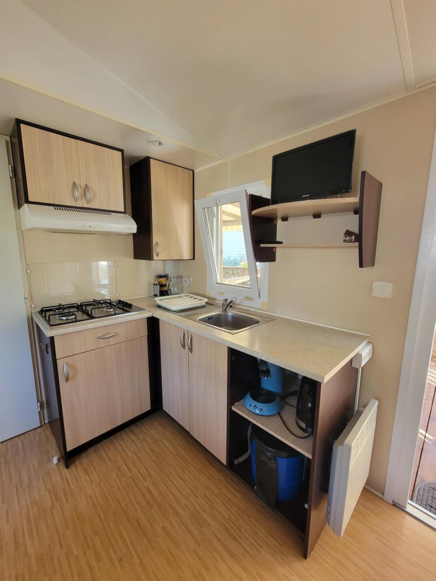 Mobilhome Au Camping Les Salins De La Gardiole Ex Camping Europe Vic-la-Gardiole Dış mekan fotoğraf