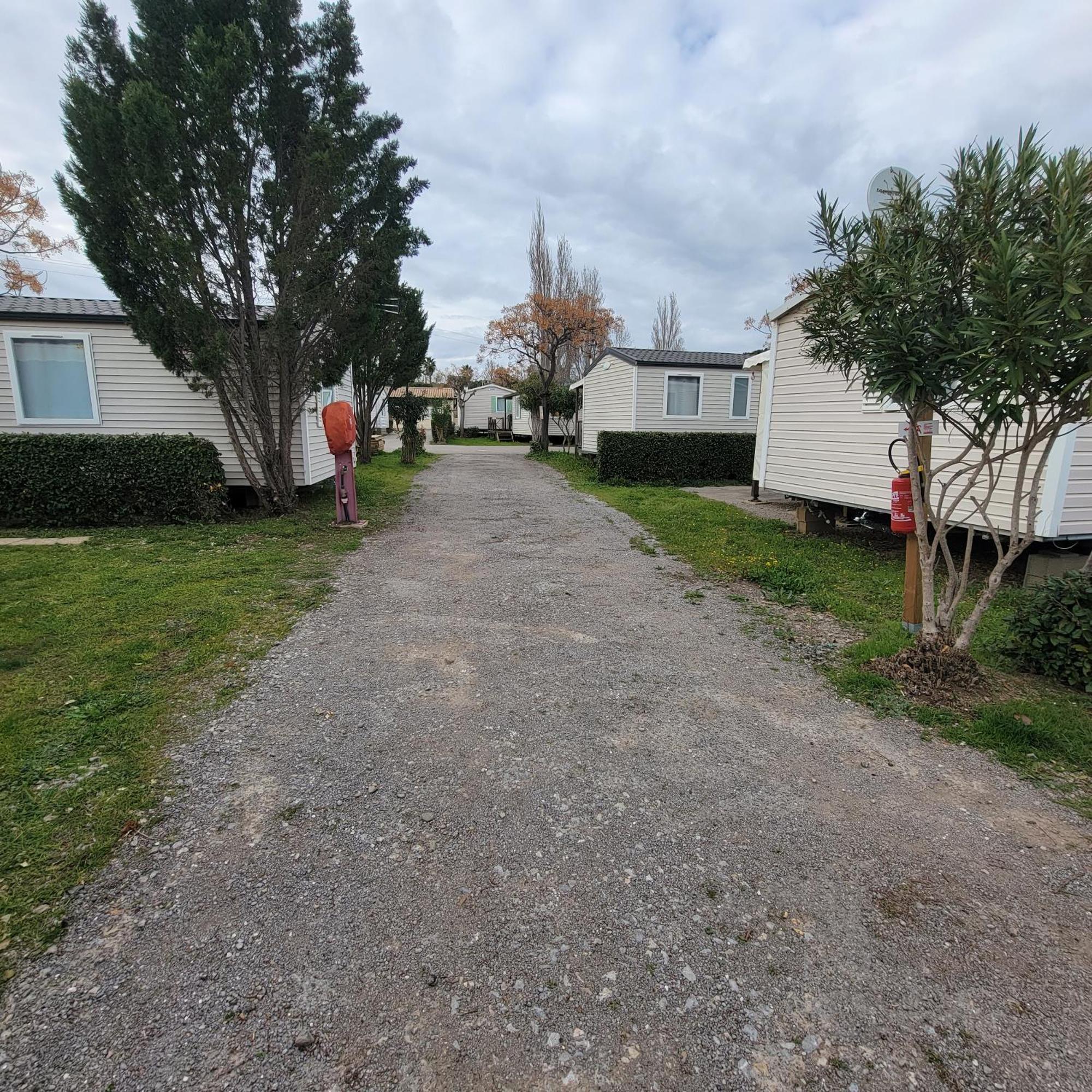 Mobilhome Au Camping Les Salins De La Gardiole Ex Camping Europe Vic-la-Gardiole Dış mekan fotoğraf