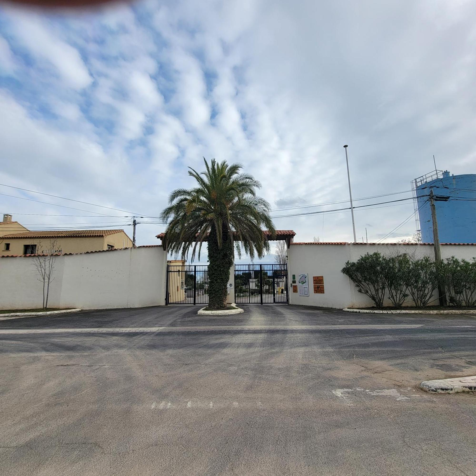 Mobilhome Au Camping Les Salins De La Gardiole Ex Camping Europe Vic-la-Gardiole Dış mekan fotoğraf
