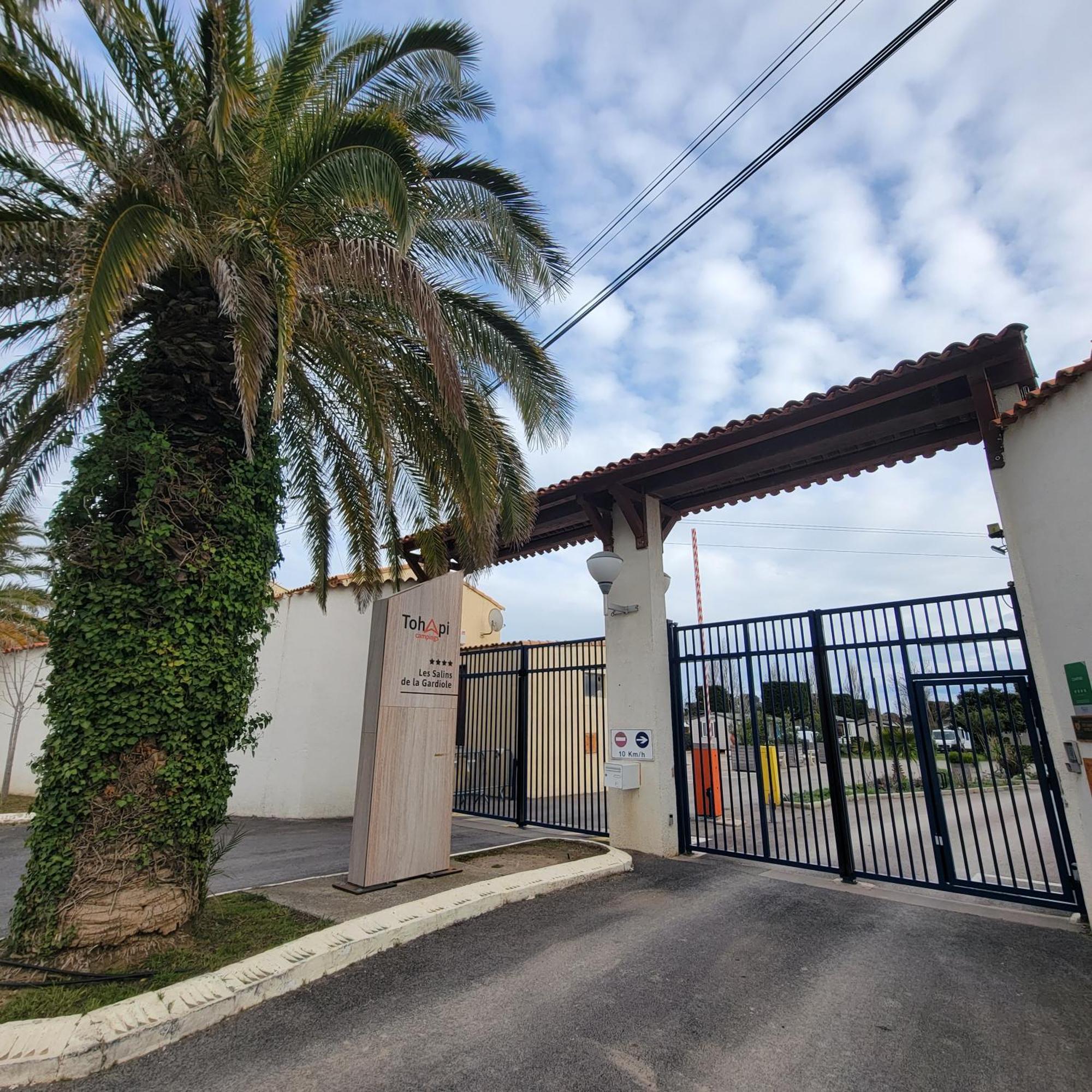 Mobilhome Au Camping Les Salins De La Gardiole Ex Camping Europe Vic-la-Gardiole Dış mekan fotoğraf